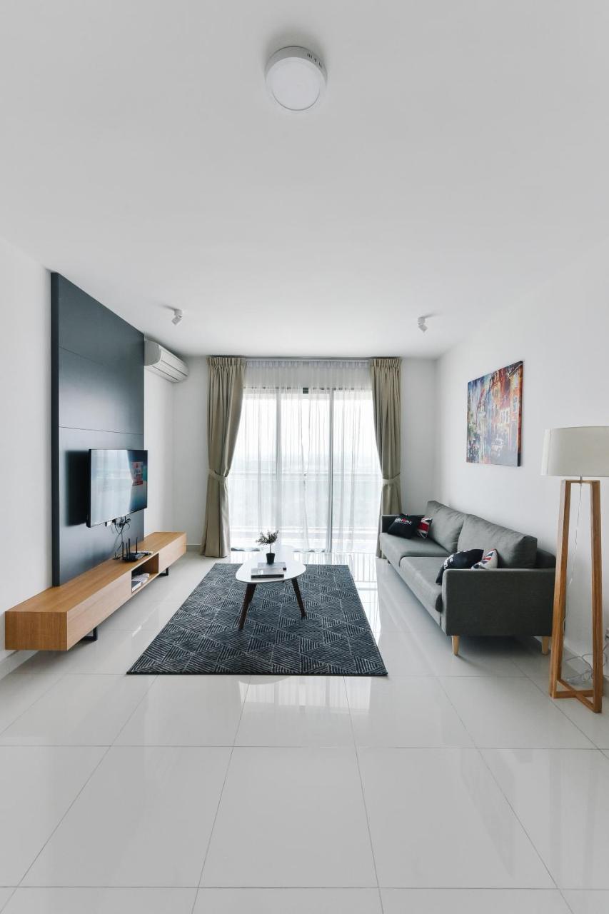 Teega Suites By Subhome Nusajaya  Exteriör bild